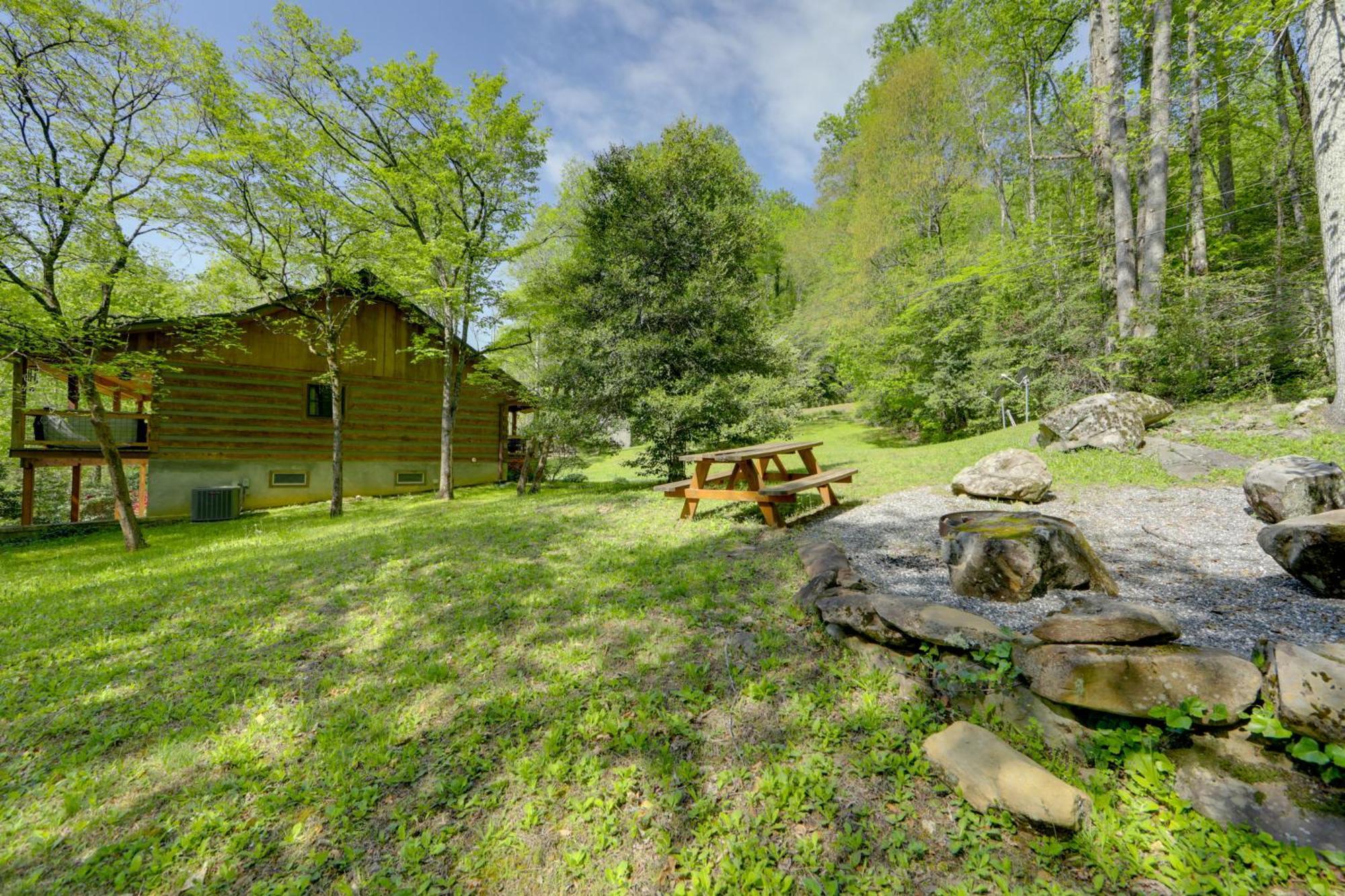 North Carolina Cabin - Hot Tub, Near Coopers Creek Bryson City Exteriér fotografie